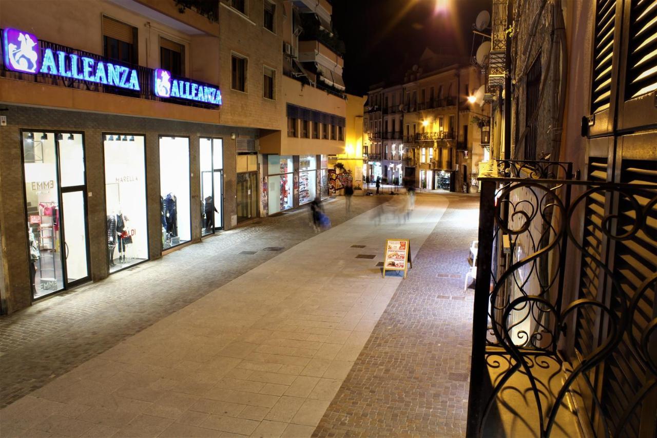 Apartamento Sa Domu E Babbu Cagliari Exterior foto