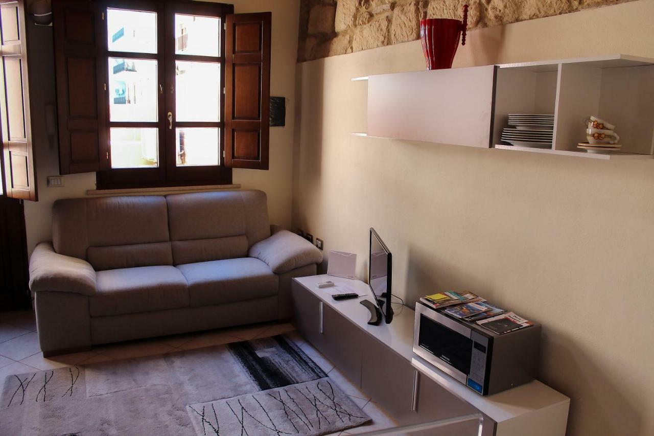 Apartamento Sa Domu E Babbu Cagliari Exterior foto